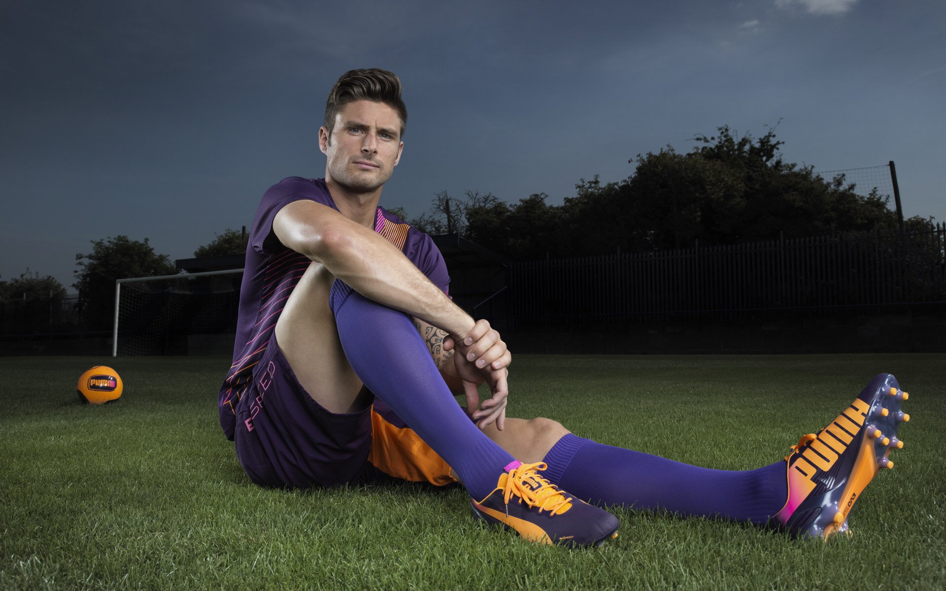 达米恩·麦肯齐:凭借超强的速度和精准的跑位,成为全黑队的进攻利器